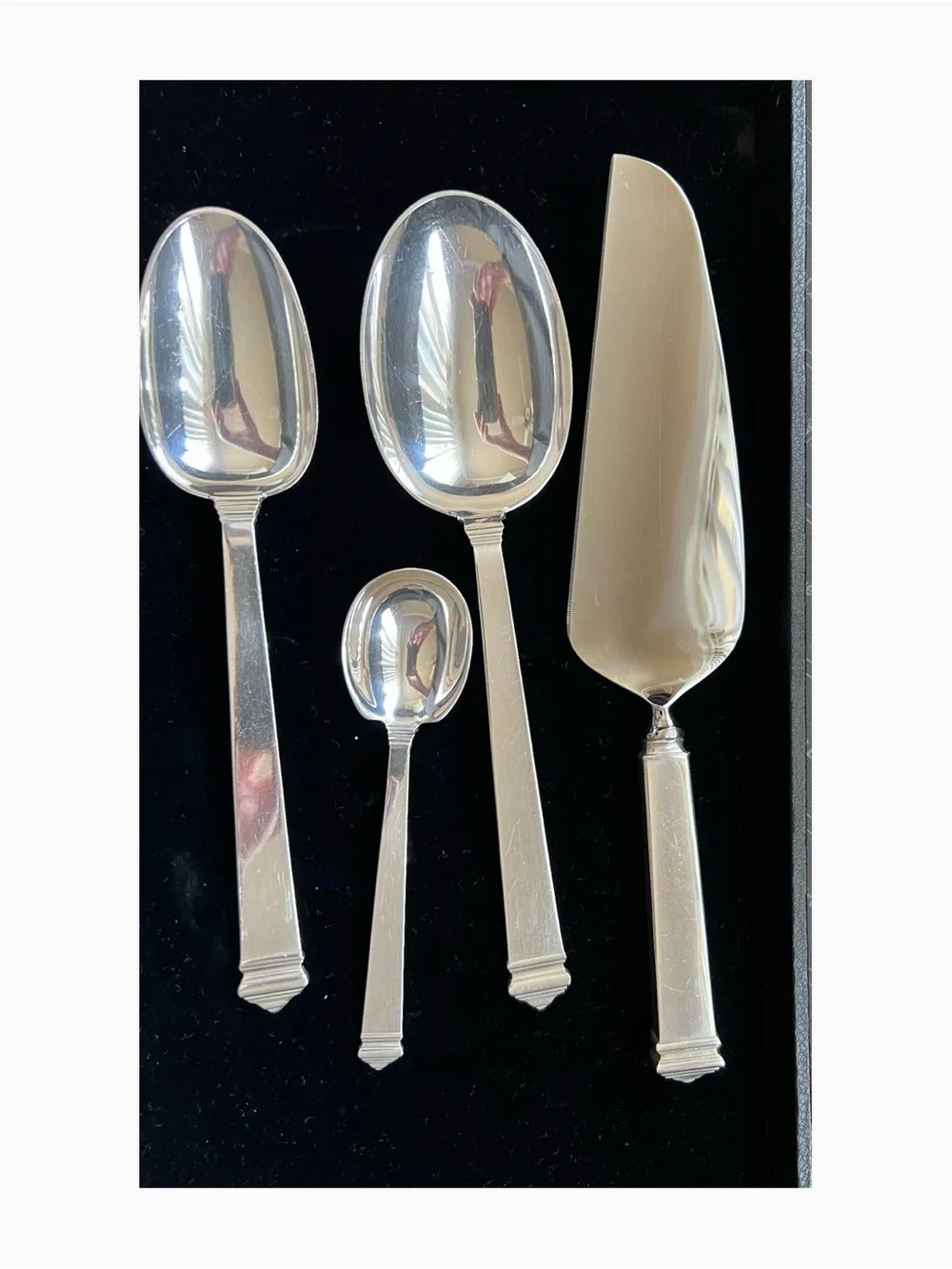 Tiffany & Co Hampton Silver Flatware Set w/ Chest & Serving Pieces (120pcs.) 🩵🍴